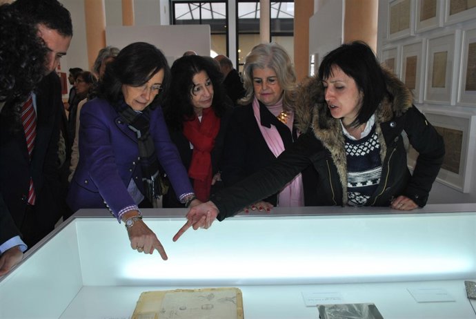 Rosa Aguilar inaugura en Moguer una muestra sobre Zenobia Camprubí. 