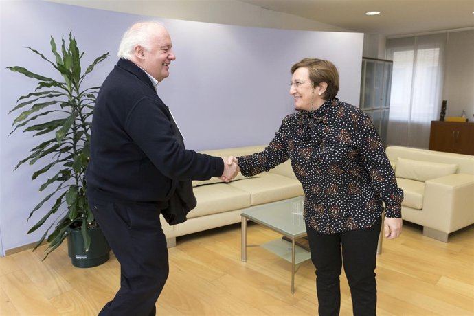 La consejera de Sanidad con el presidente de FUNDIPP