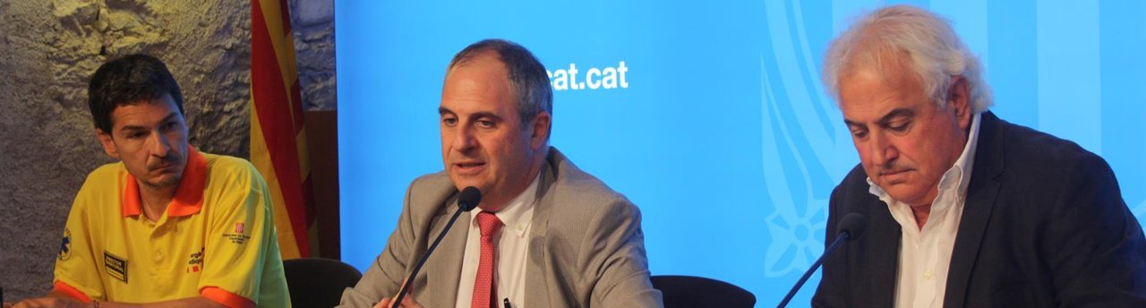 Albert Ballesta (en el centro), en un acto de Interior