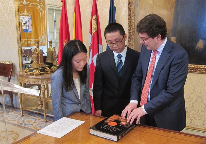 El alcalde de Salamanca en la recepción a técnicos de instituciones chinas