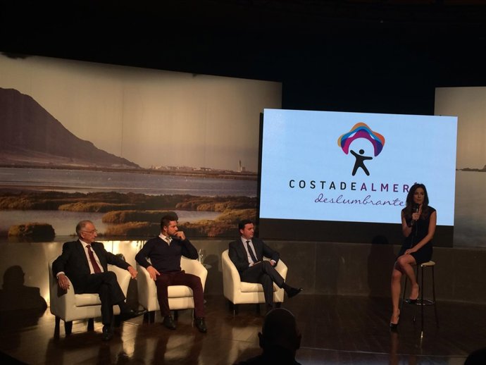 David Bisbal protagoniza el nuevo vídeo promocional de 'Costa de Almería'.