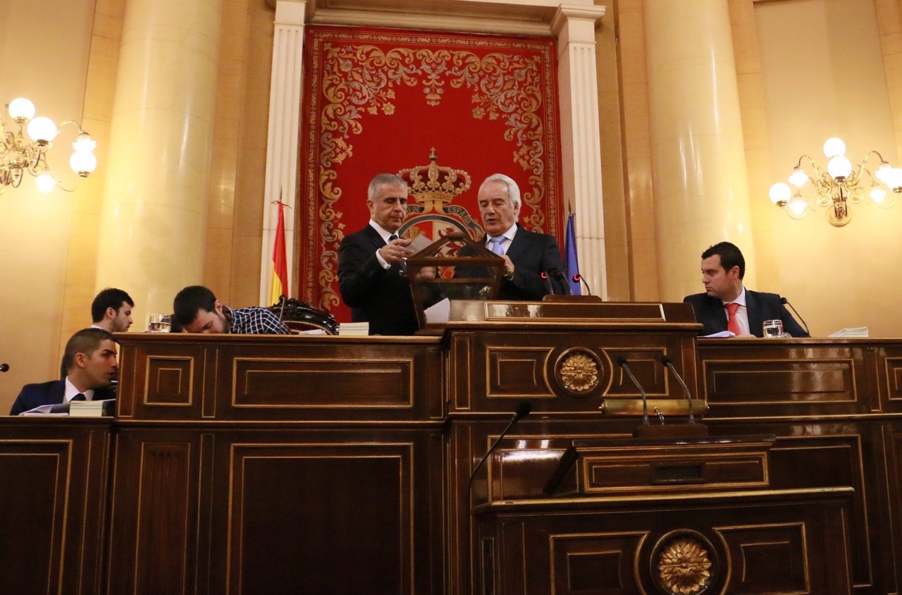 Elección de los miembros de la Mesa del Senado de la XI Legislatura