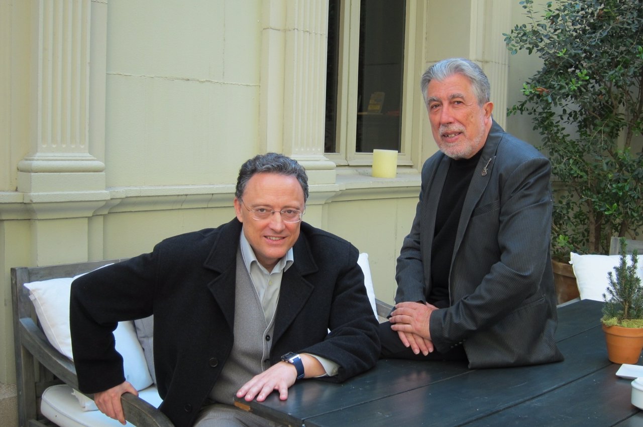 Los escritores Luis Leante y Jordi Sierra i Fabra