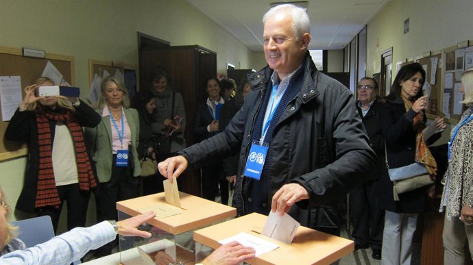 Eloy Suárez, cabeza de lista de la coalición PP-PAR al Congreso por Zaragoza