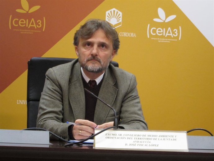 El consejero de Medio Ambiente y Ordanción del Territorio, José Fiscal