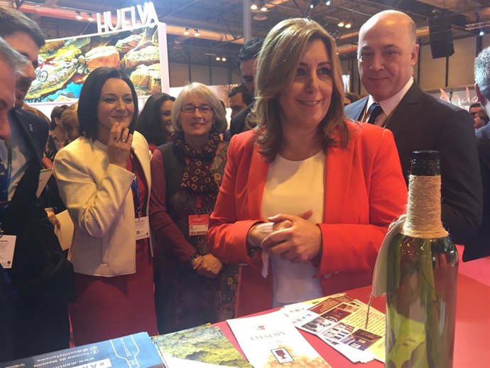 Crespín (izda.) junto a Díaz (centro) y el presidente de la Diputación