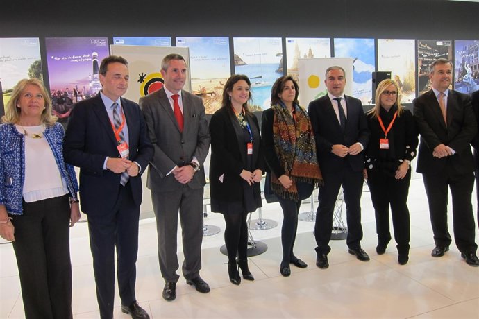 Firma en Fitur de plan de inversiones para la Costa del Sol