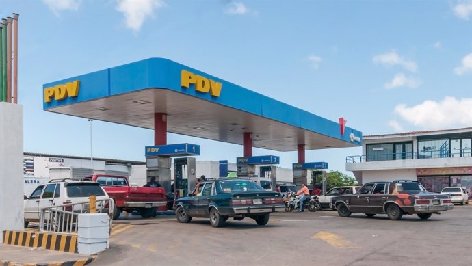 Los bajos precios del petróleo lastran la economía de Venezuela