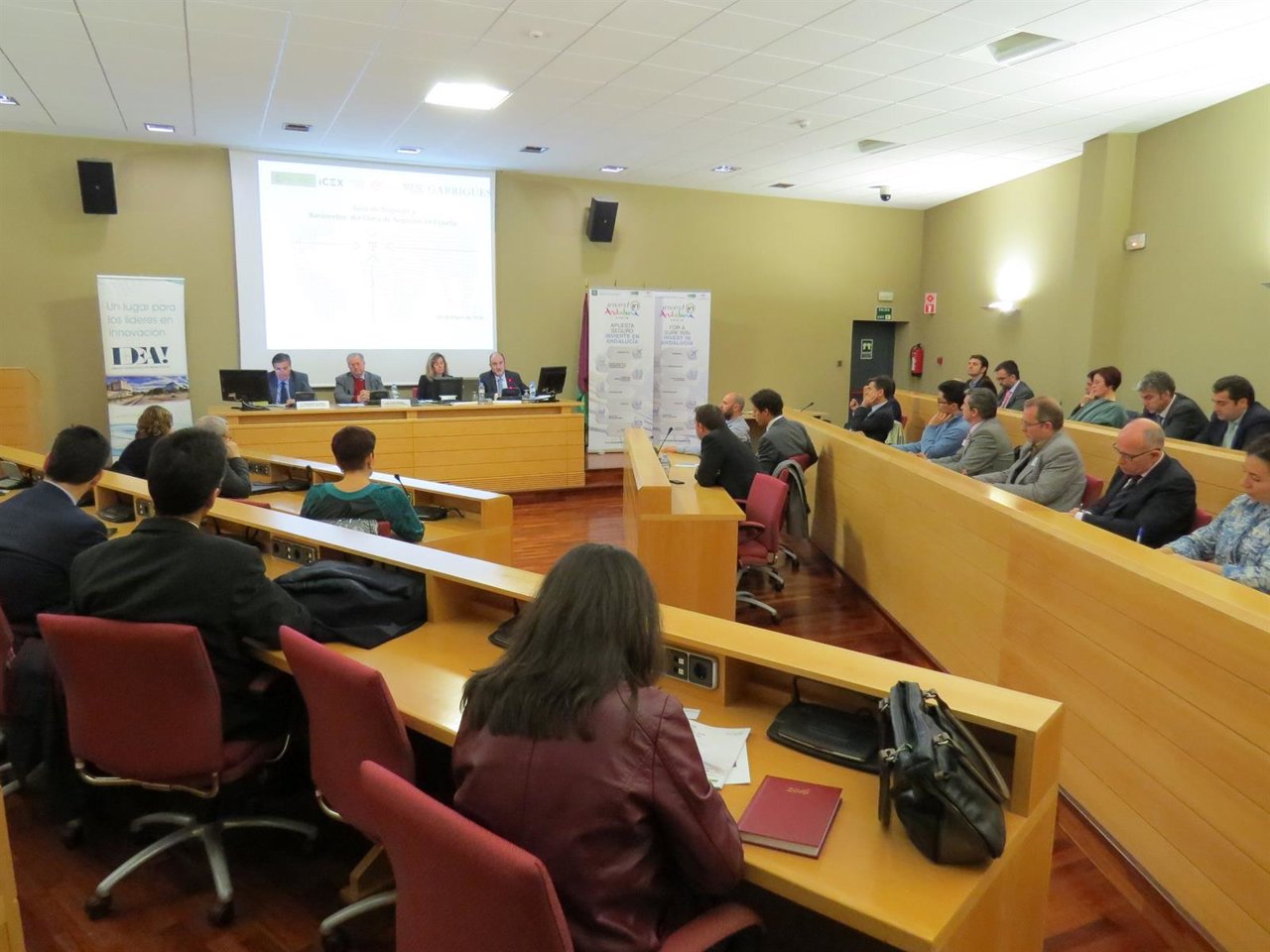 Presentación de un barómetro de IDEA en el PTA