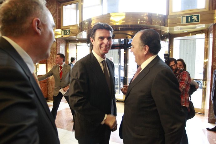 José Manuel Soria en un almuerzo coloquio