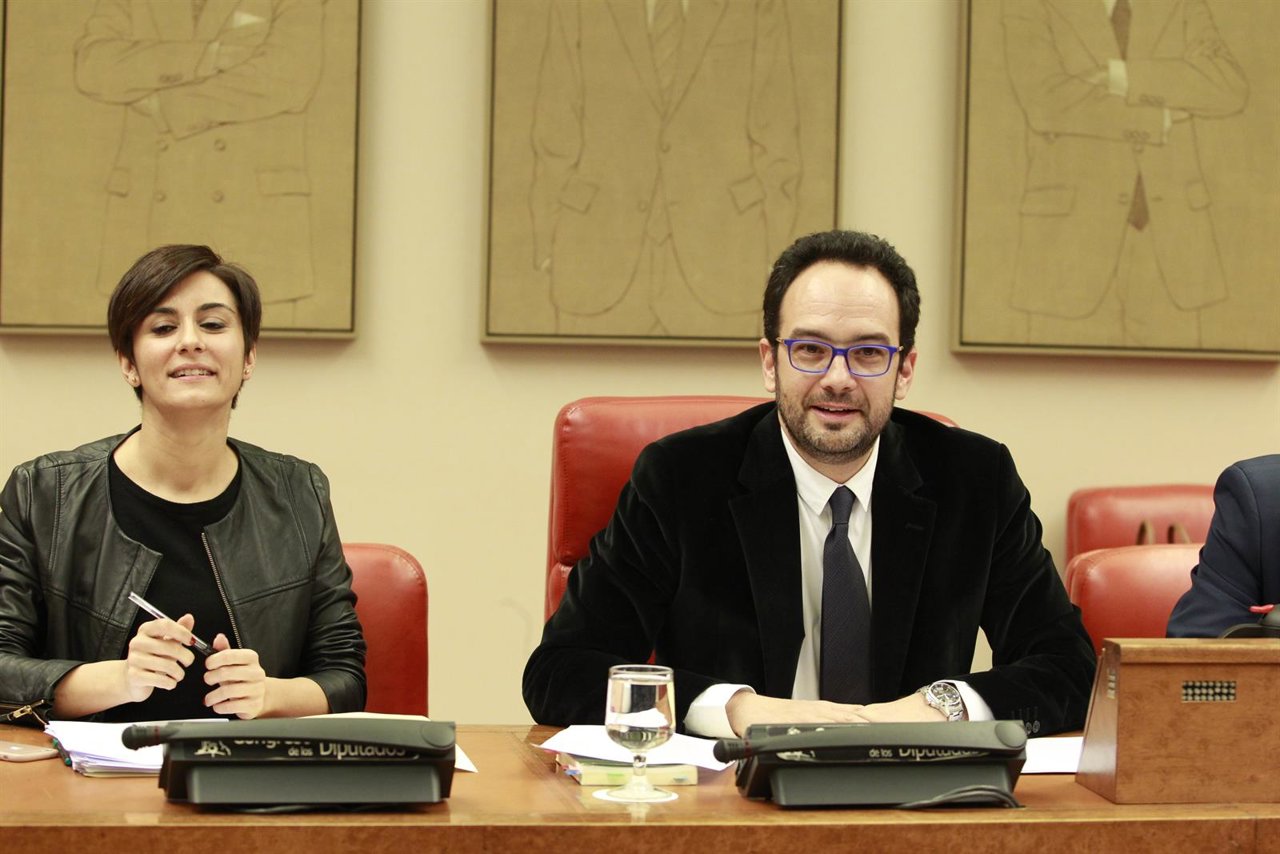 Isabel Rodríguez y Antonio Hernando