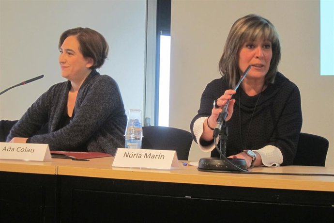 Las alcaldesas Ada Colau y Núria Marín