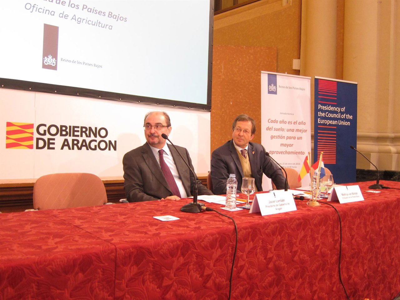 El presidente aragonés y el embajador han inaugurado esta jornada