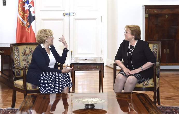 Manuela Carmena y Michele Bachelet