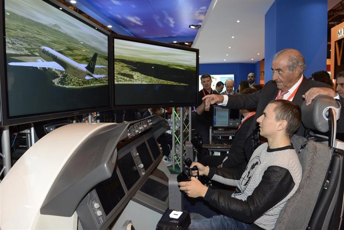 Lorenzo a los mandos del simulador