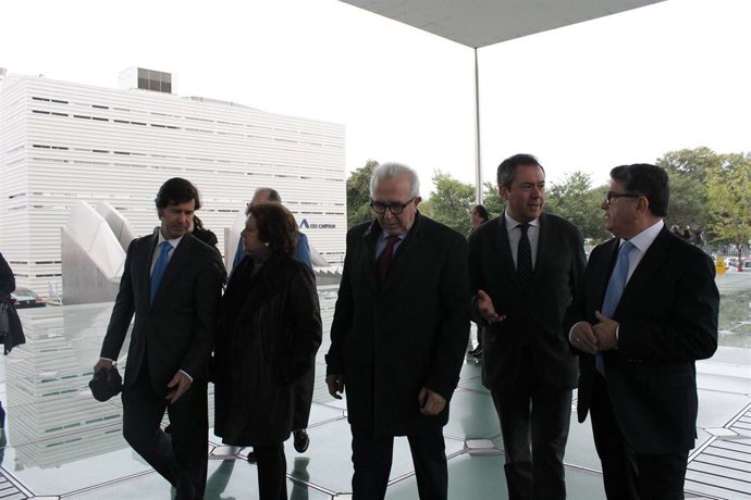 Espadas en la asamblea de Eticom