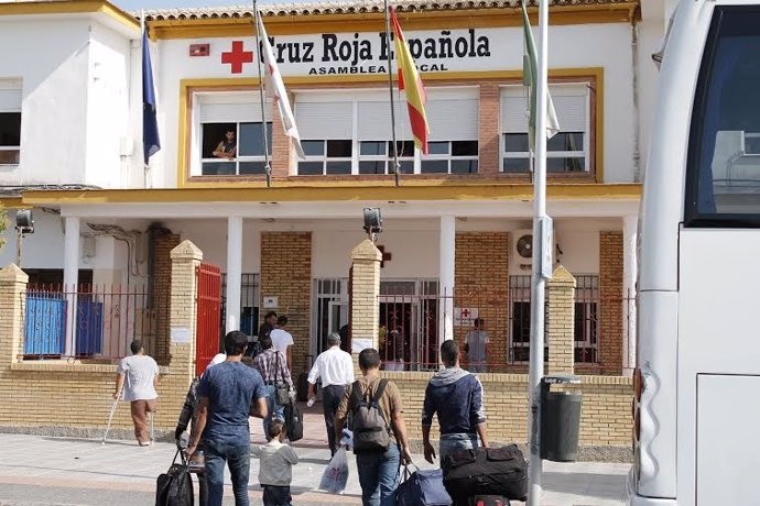 Cruz Roja recibe la llegada de solicitantes de asilo