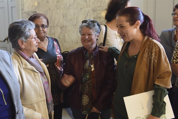 Hernández, con los mayores