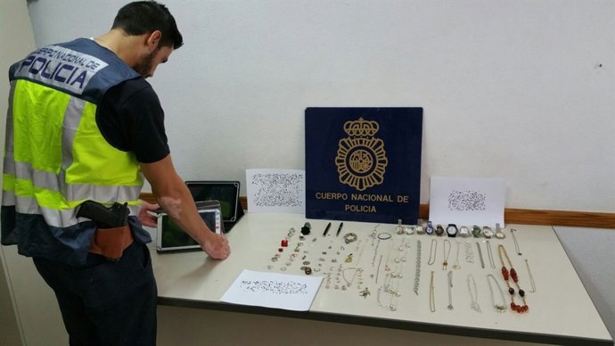 Material intervenido por los agentes