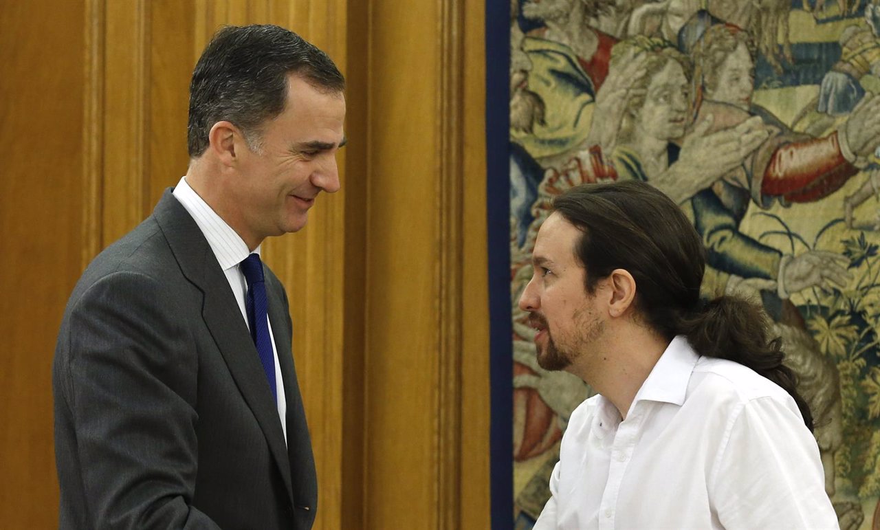 El Rey Felipe VI recibe al líder de Podemos, Pablo Iglesias