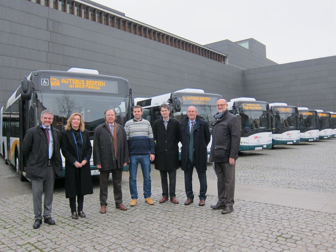 Presentación de los nuevos autobuses incorporados a la flota de la MCP