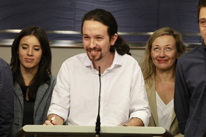 Pablo Iglesias e Irene Montero en rueda de prensa en el Congreso