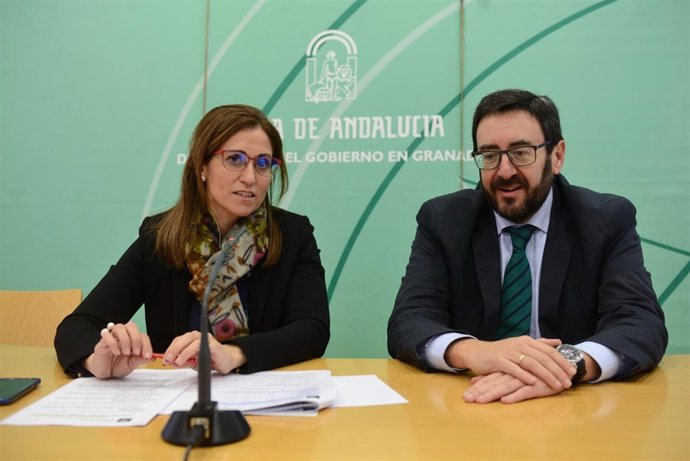 Presentación de convenio de Junta y Caixa