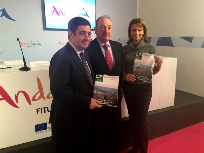 Presentación del número doce de la revista 'Tierras de Jaén' en Fitur.