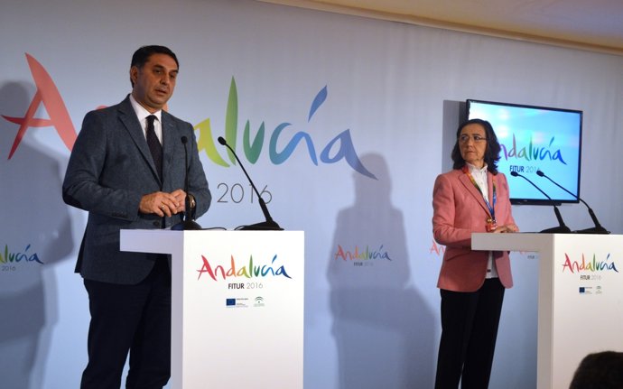 Los consejeros de Turismo y Cultura en Fitur