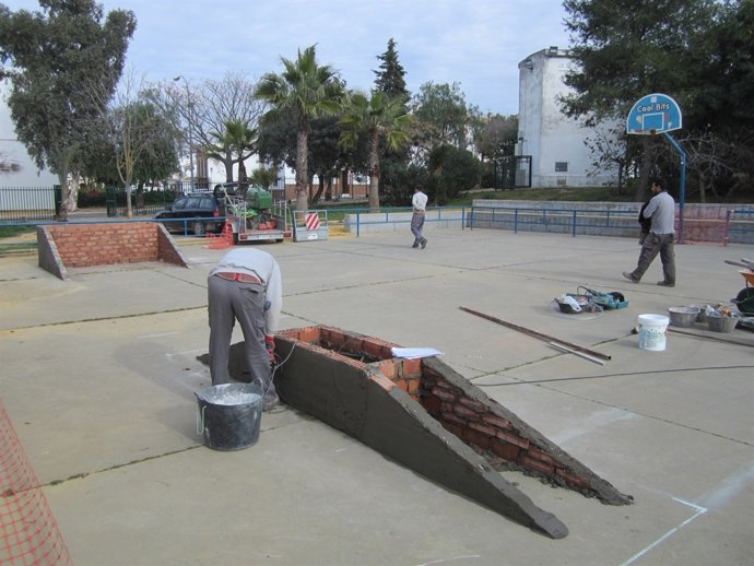 Construcción de una pista de skate en Carmona