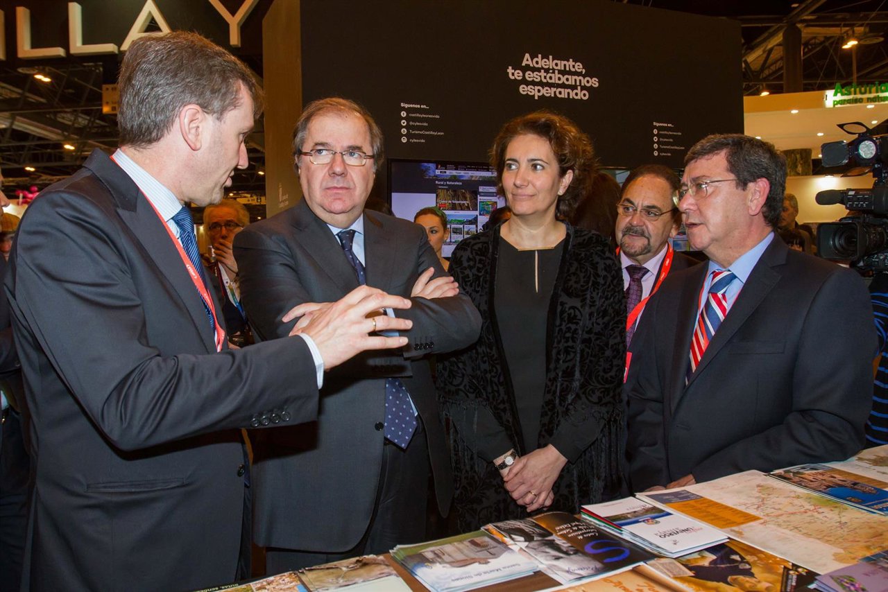 Visita de Herrera en Fitur