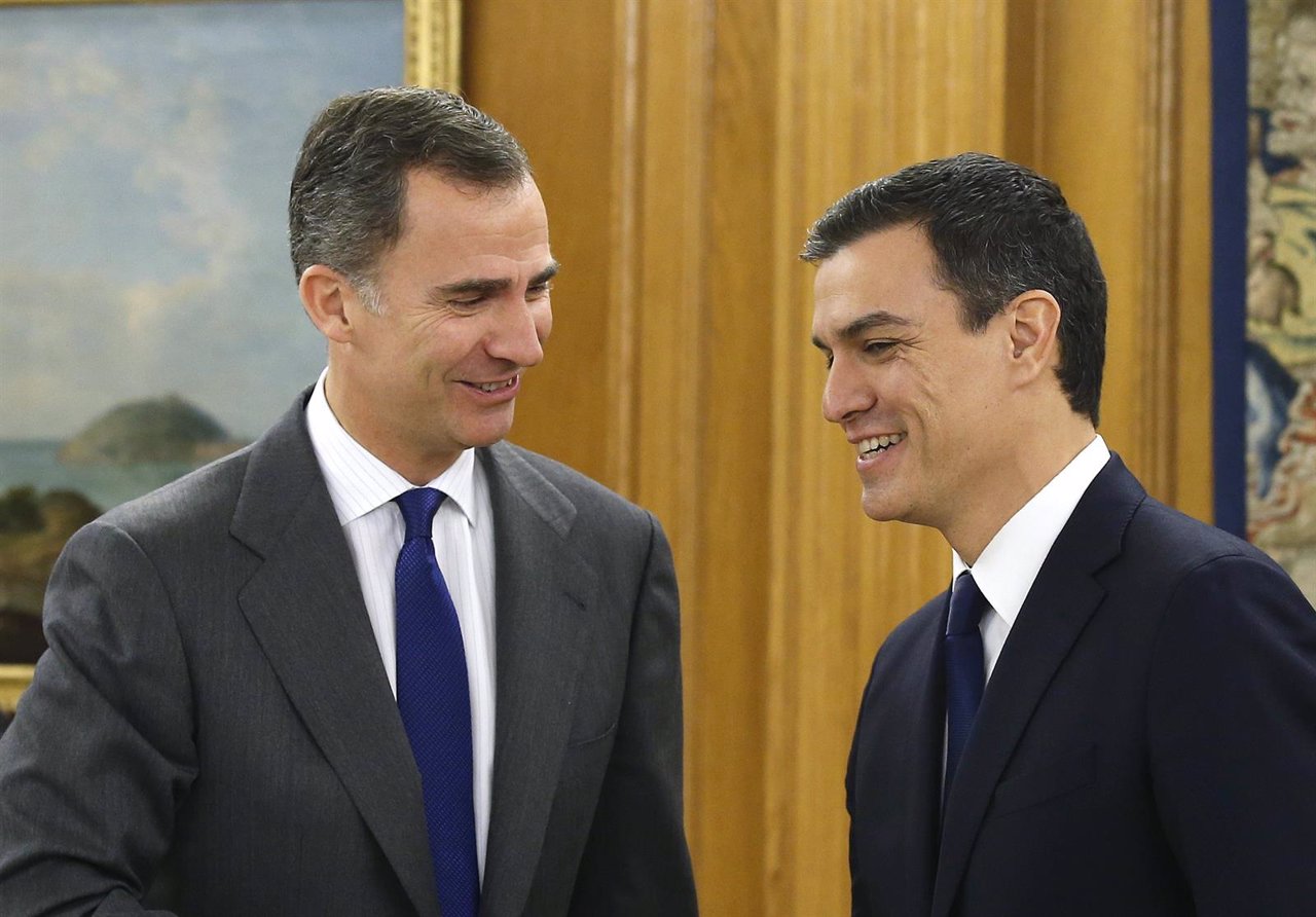 El rey Felipe VI recibe al secretario general del PSOE, Pedro Sánchez