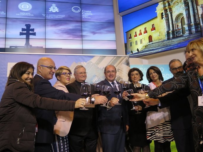  El Presidente Durante Visita Al Stand De La Región De Murcia En Fitur 2016