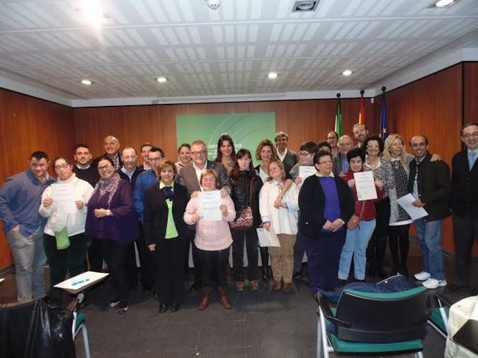 Personas con discapacidad inician prácticas en centros de Igualdad en Huelva.