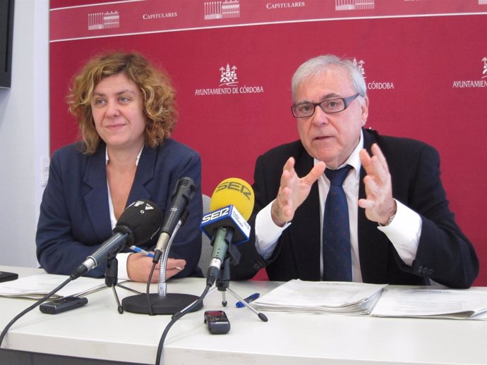 Alba Doblas y Emlio Aumente en la rueda de prensa