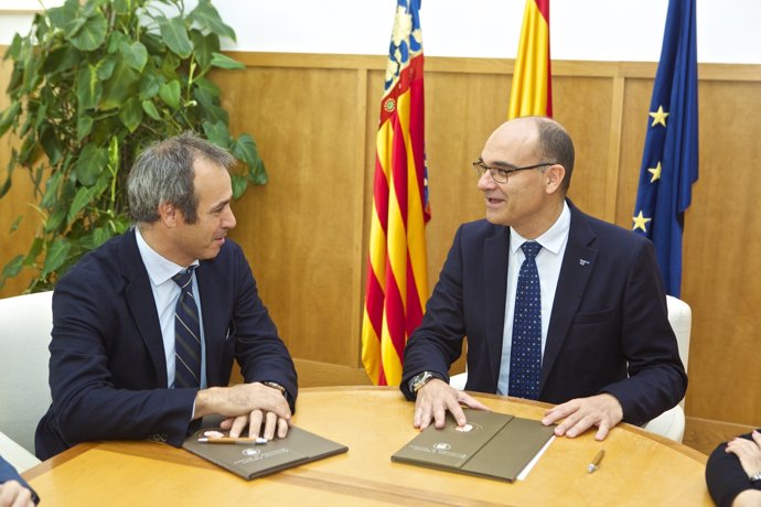 El rector de la UA y el delegado de Agus de Valencia en su reunión