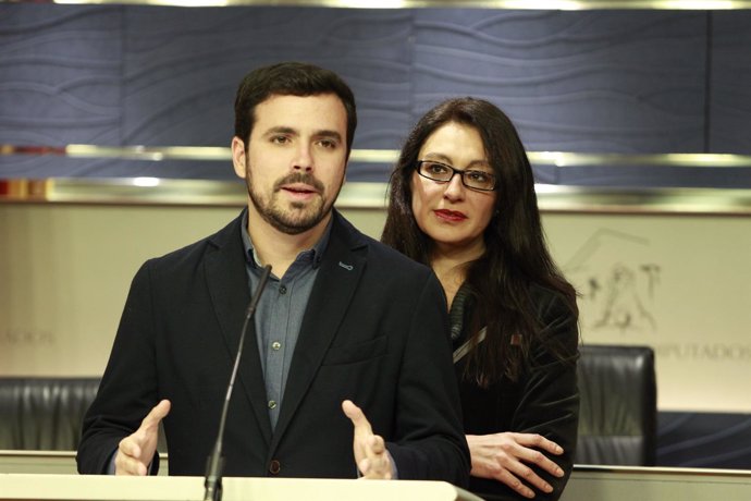 Alberto Garzón y Sol Sánchez en el Congreso