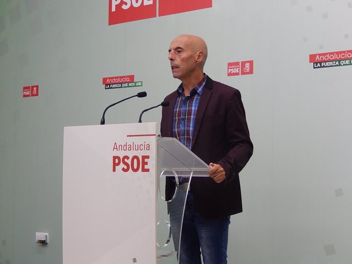 El diputado del PSOE Antonio Hurtado