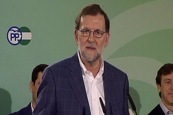Rajoy: "Para ser presidente hace falta dignidad"