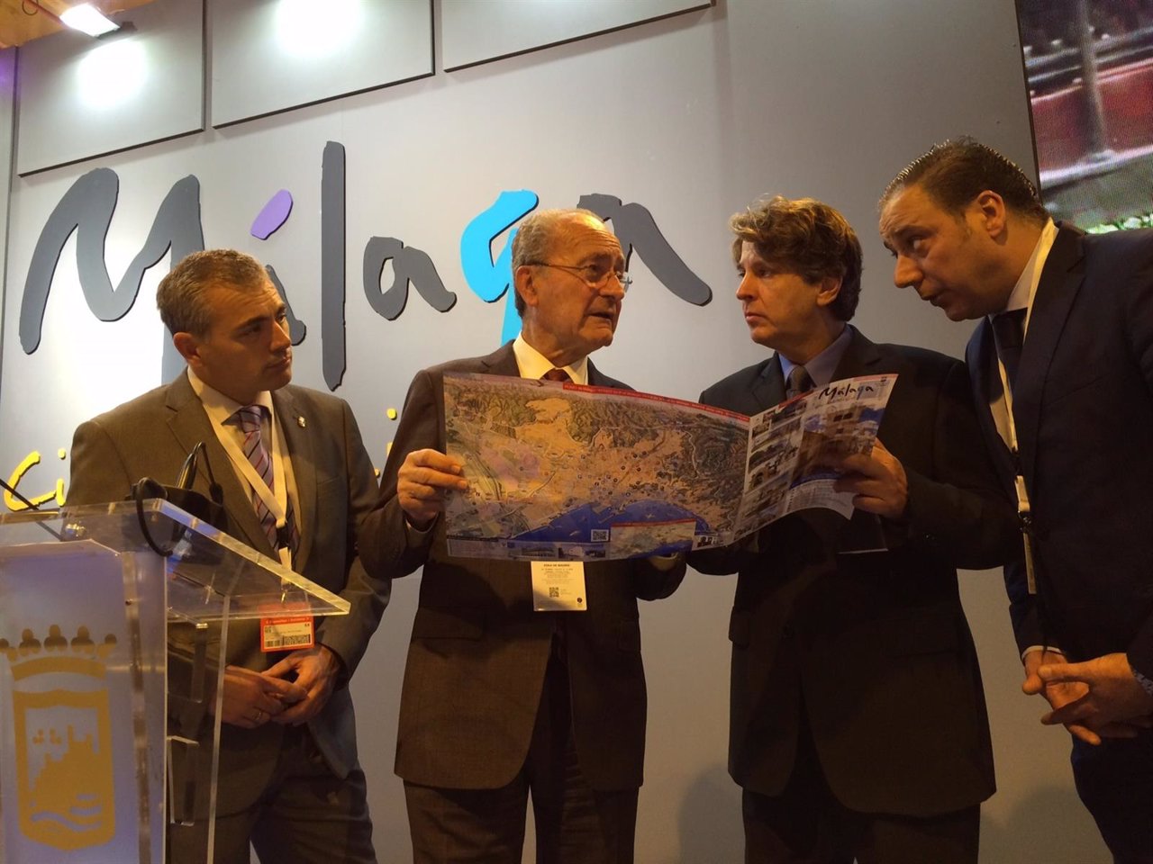 Presentación de un mapa de Málaga en Fitur 