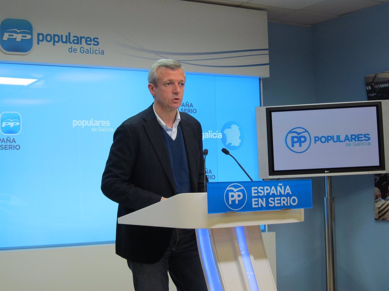 El secretario xeral del PPdeG, Alfonso Rueda, en rueda de prensa