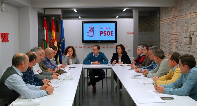 Reunión del PSOE con el Comité de Empresa de Altadis