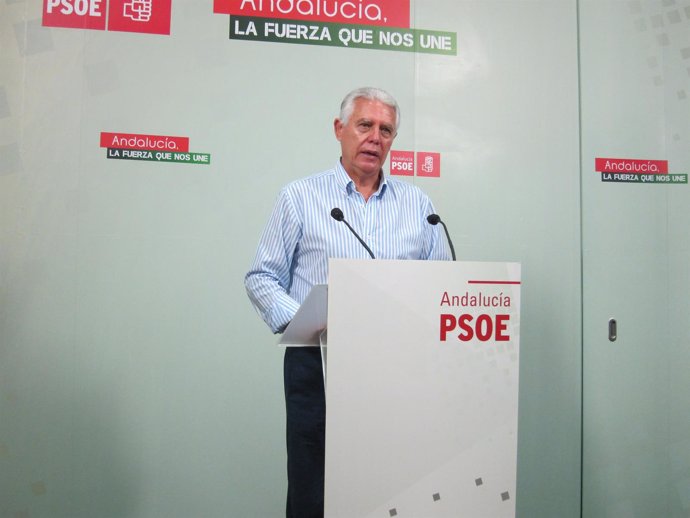 El senador del PSOE por Cádiz, Francisco Menacho.