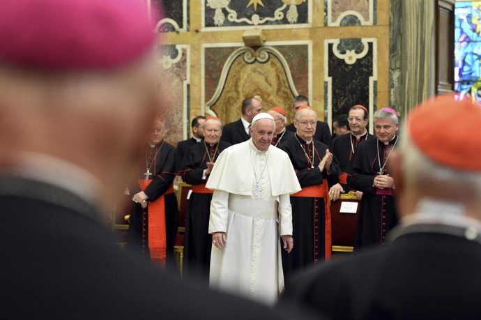 Papa Francisco con la curia romana