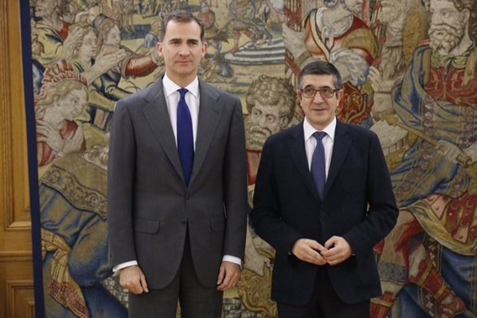 El Rey y Patxi López, presidente del Congreso