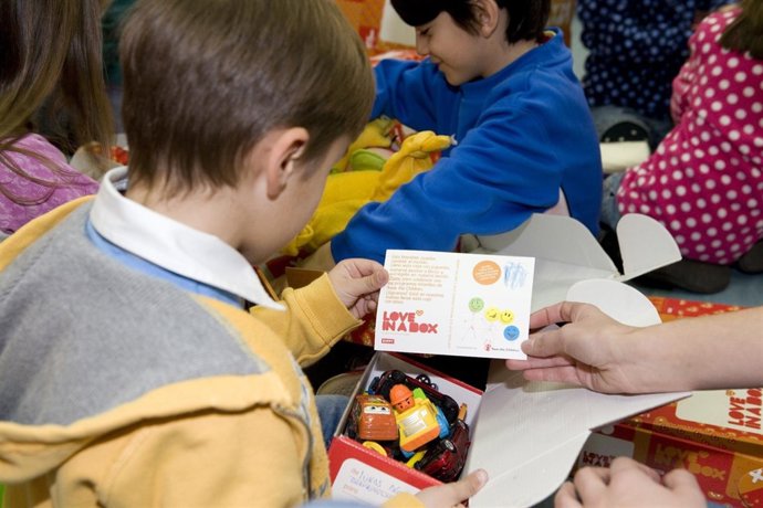 Campaña navideña #loveinabox Zippy a favor de la infancia