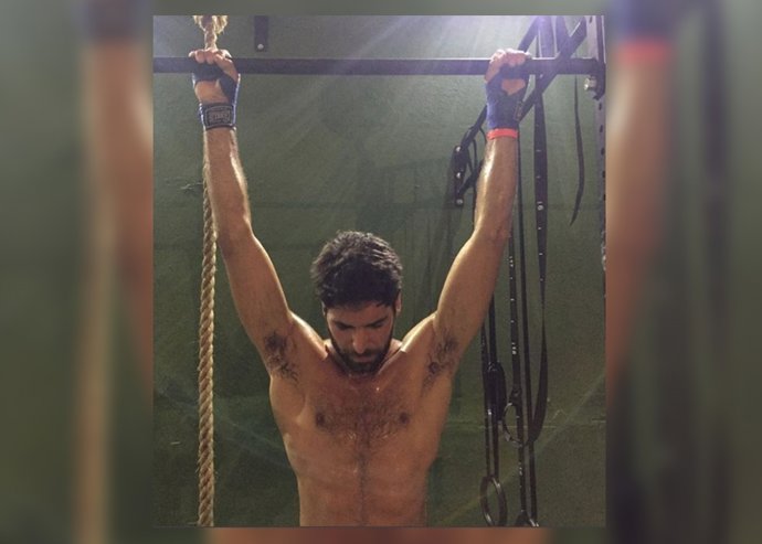 Cayetano Rivera presume de abdominales/Instagram