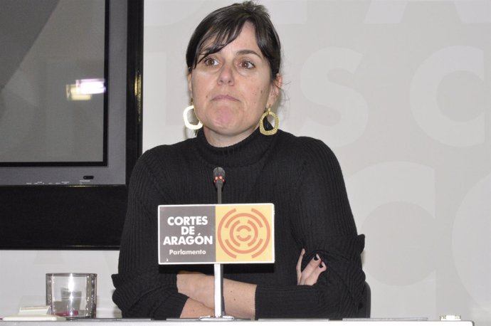 La diputada del PAR, Elena Allué, en las Cortes de Aragón
