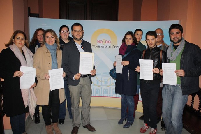 IU con los intèrpretes de CSTV.