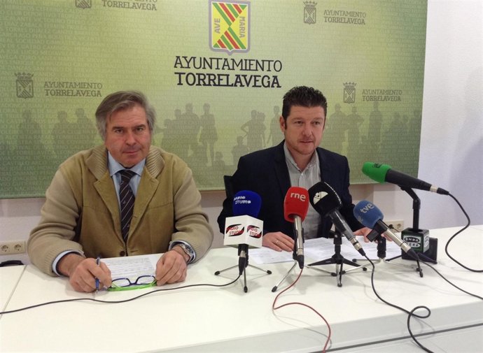 El concejal y el director del MNG